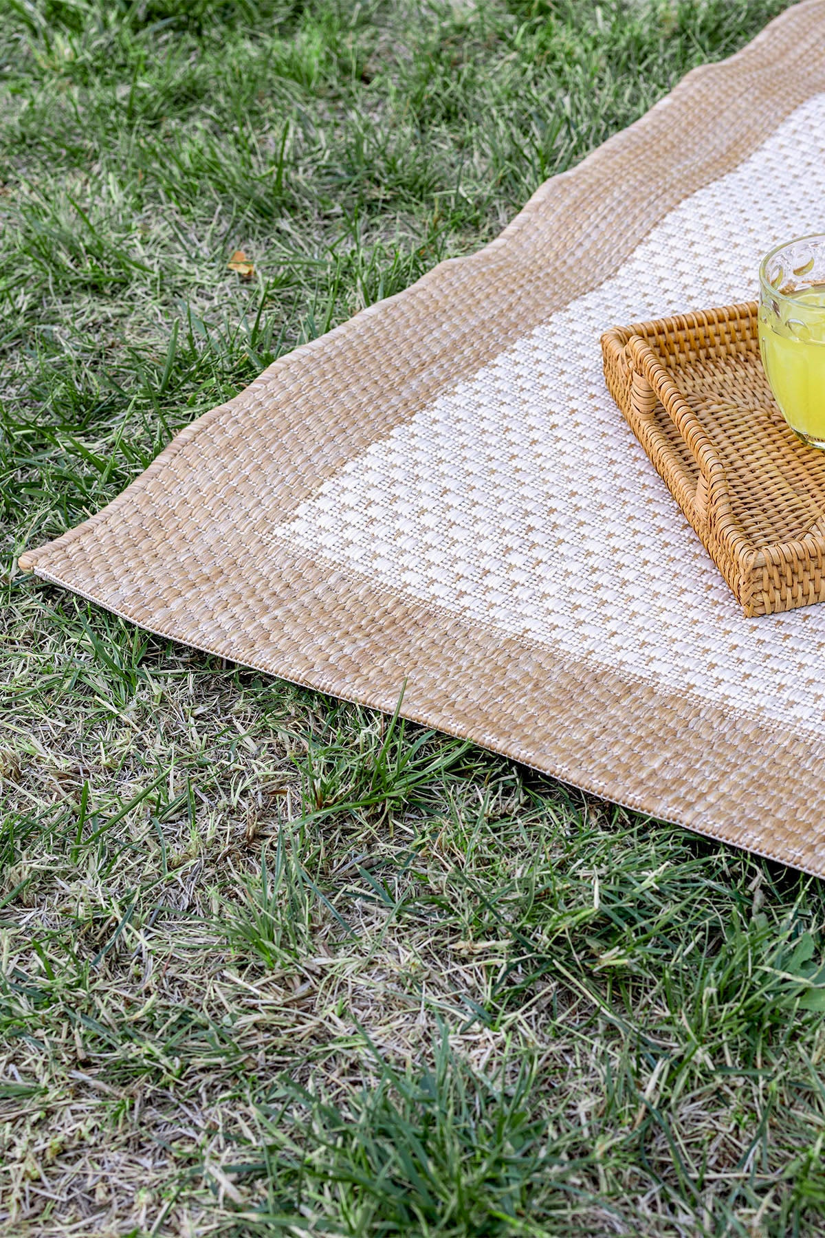 https://cdn1.xmlbankasi.com/p1/pxbqafqznlbx/image/data/resimler/fresco-ekru-natural-iskandinav-jut-yikanabilir-hali-kilim-balkon-teras-salon-koridor-halisi-23745a-2553.jpg