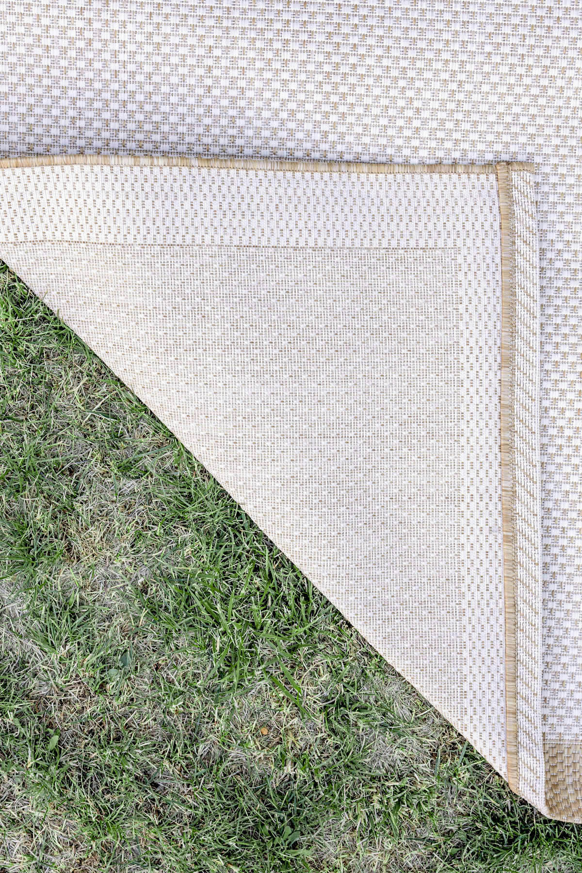 https://cdn1.xmlbankasi.com/p1/pxbqafqznlbx/image/data/resimler/fresco-ekru-natural-iskandinav-jut-yikanabilir-hali-kilim-balkon-teras-salon-koridor-halisi-23745a-2554.jpg