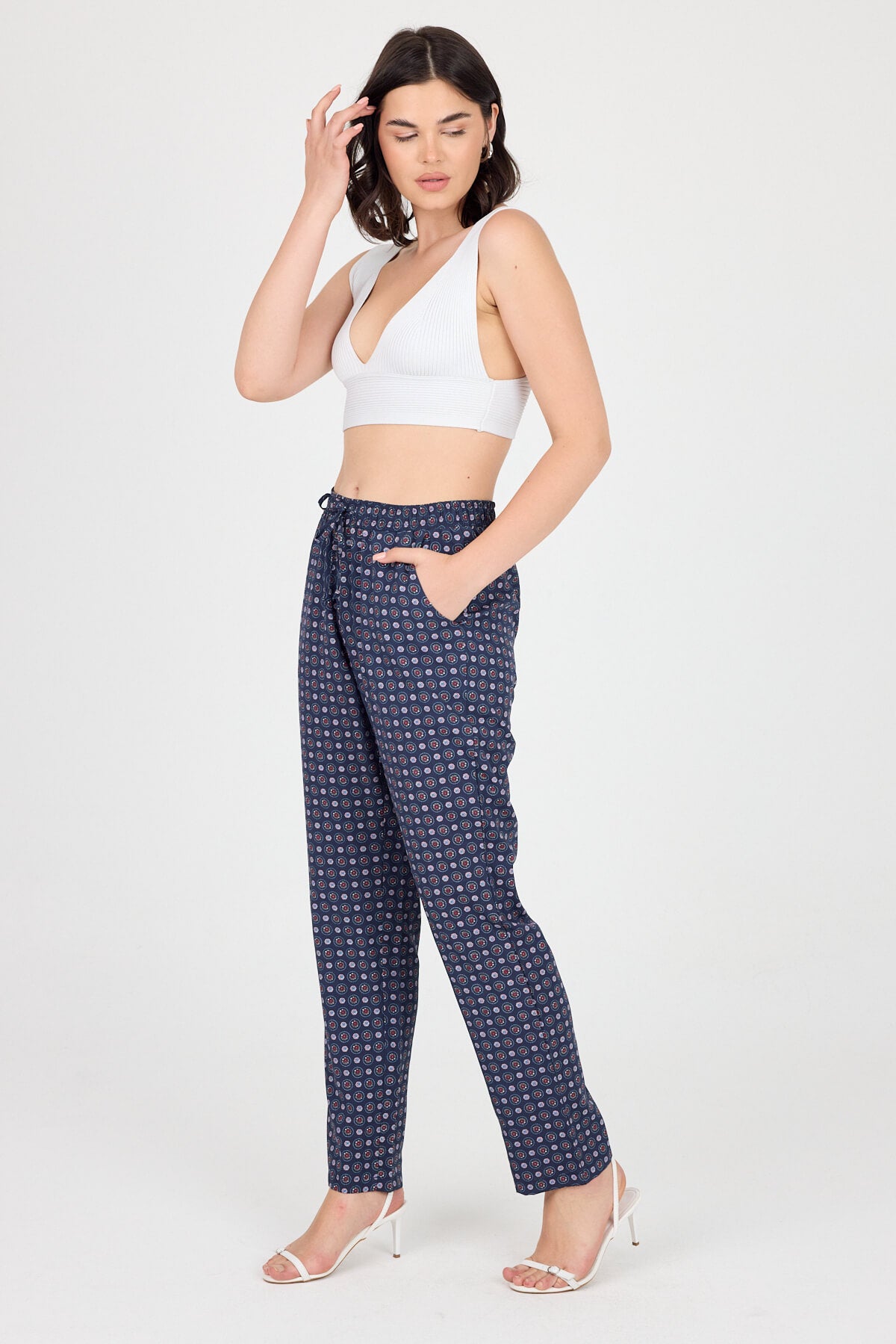 Damenhose aus Viskose-Polyester Secondary image